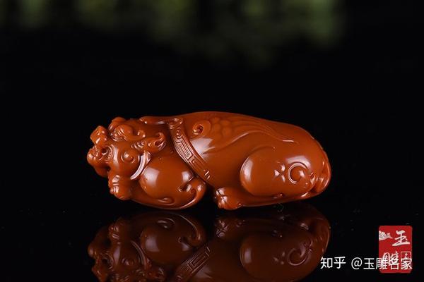 玉雕名家 王广志 作品《貔貅》 侧面视图