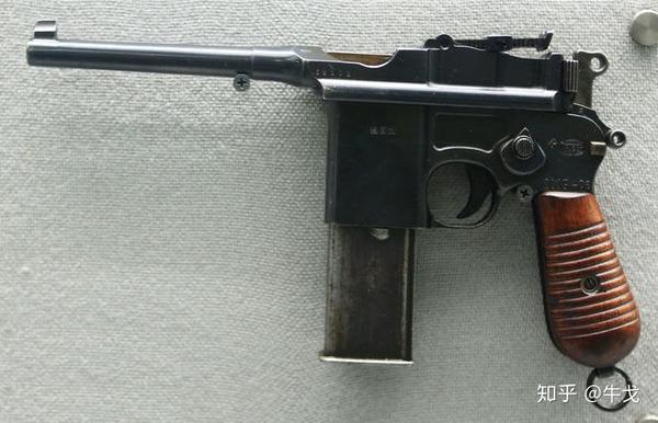 一,第一件玩意儿,一支德国造的二十响驳壳枪,是任旭东当连长时缴获的.
