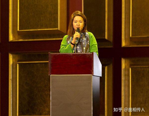 低调名媛伏明霞前经纪人叶静子面相