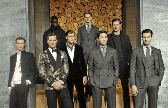 那估计是——女模t台秀上是腰带动腿走,而男模秀上是胯部带动腿走!