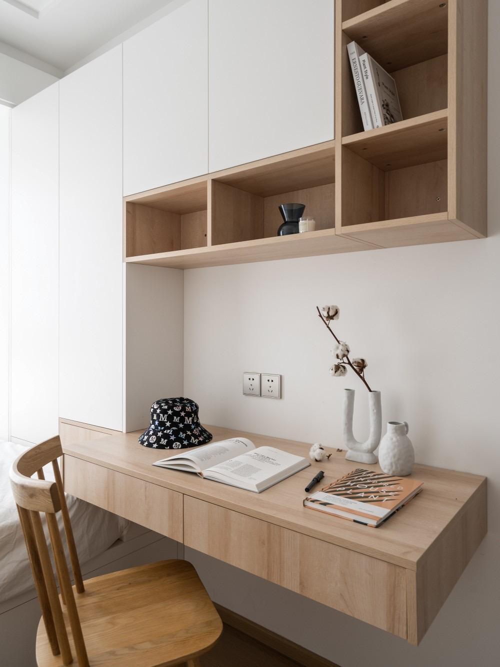 次卧室的空间妙用术:榻榻米 柜子 书桌设计