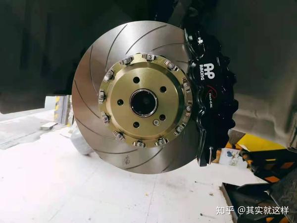 深圳酷动刹车改装升级案例分享:奔驰e300安装ap8520大