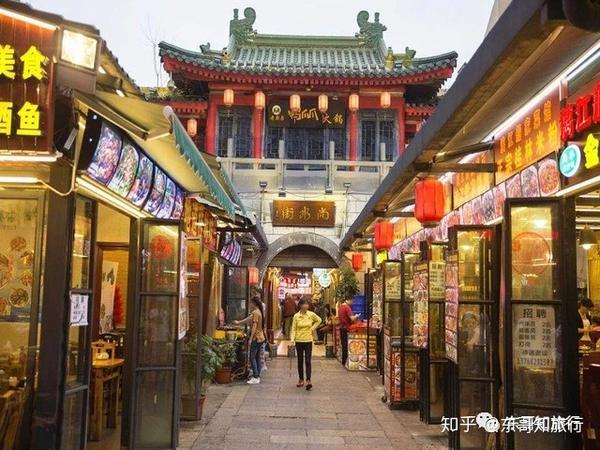 带着父母去桂林旅游一定要先去尚水美食街吃它一个天翻地覆才好