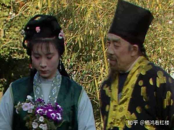 鸳鸯并非绝色,贾赦讨她究竟是为了什么?从蜡油冻的佛手说起