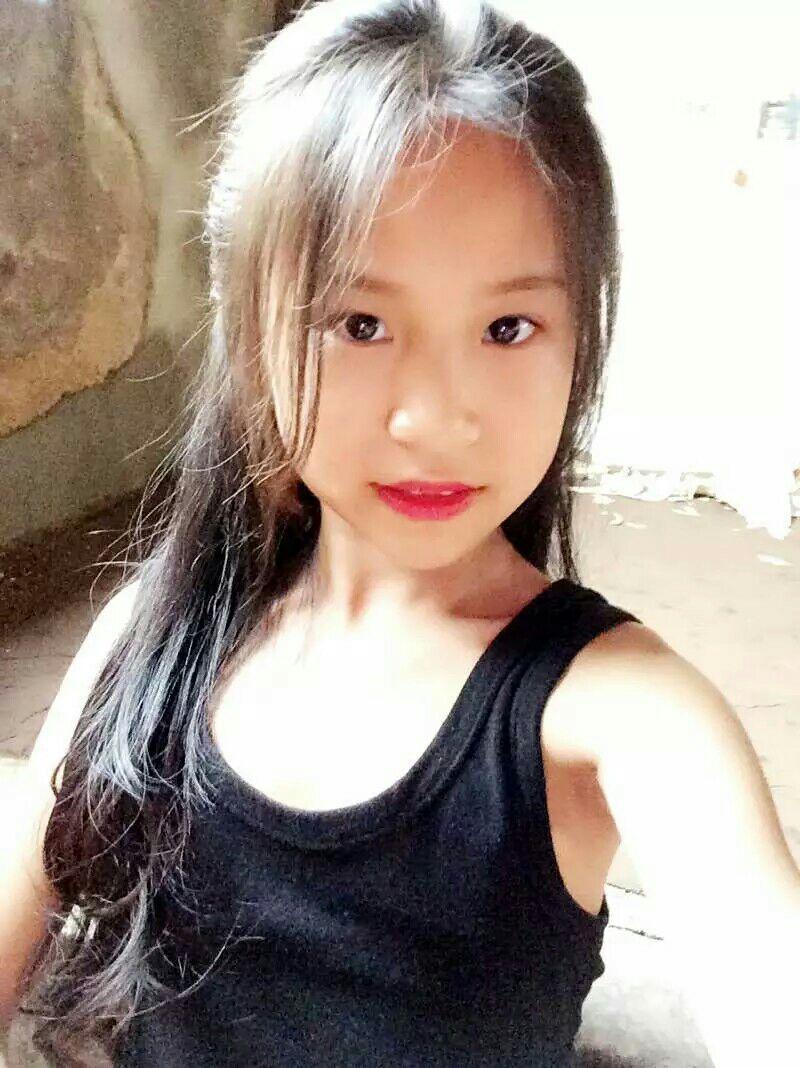 吧女初中学打扮自己,学搭配穿衣?宿舍生女生丝偷图片