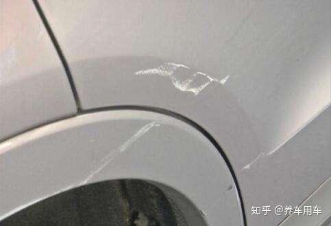 (2)如果划痕比较深,打蜡不管用了,可以通过抛光抹去,虽然不能恢复原来
