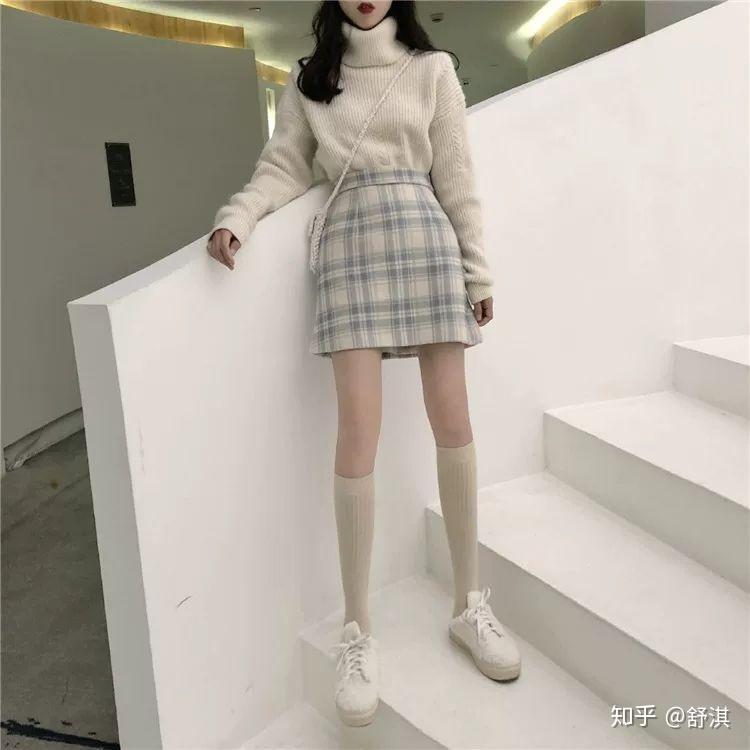 X裙子字型穿A女生女生?夜情型腿一后对图片