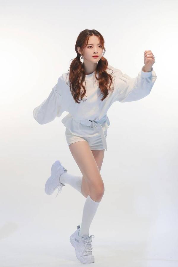 杨超越有哪些好看的大长腿美图