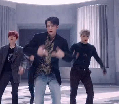 关于吴世勋的gif? - 知乎