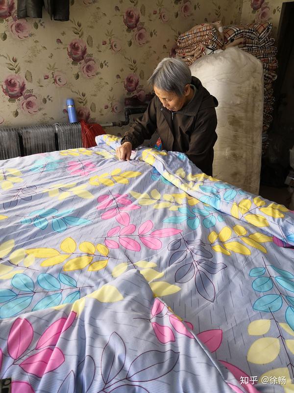 73岁农村老奶奶淘宝卖自己缝制手工棉被