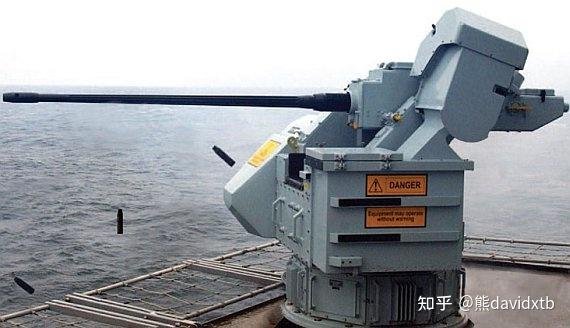 另一项防空武器为两座具有稳定能力的ds-30b单管30mm 75倍径防空机炮