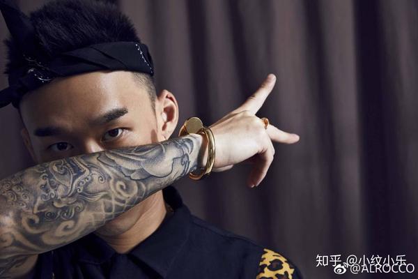 中国新说唱rapper们的纹身很skr