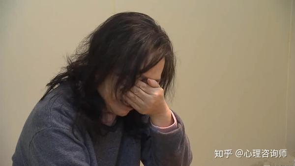 心理咨询师:每天感觉很痛苦,看不到希望,找不到快乐,怎么办?