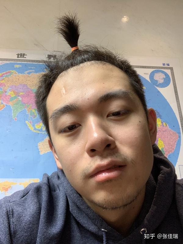 一个常年戴眼镜的人,突然摘下眼镜戴上隐形会有多惊艳