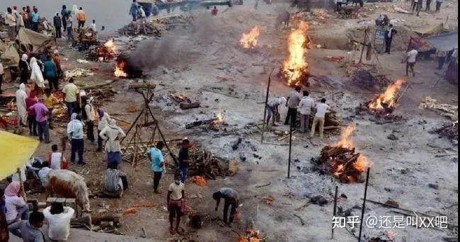 印度男子杀害感染新冠妻子后跳楼自尽,大环境下普通人