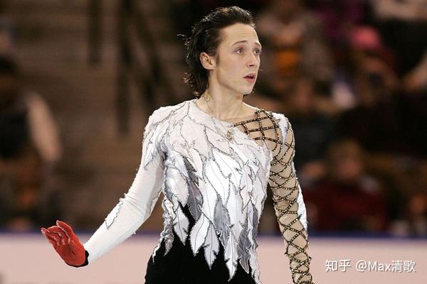 johnny weir swan     服装也与主题相呼应, 红色手套代表了天鹅的鸟