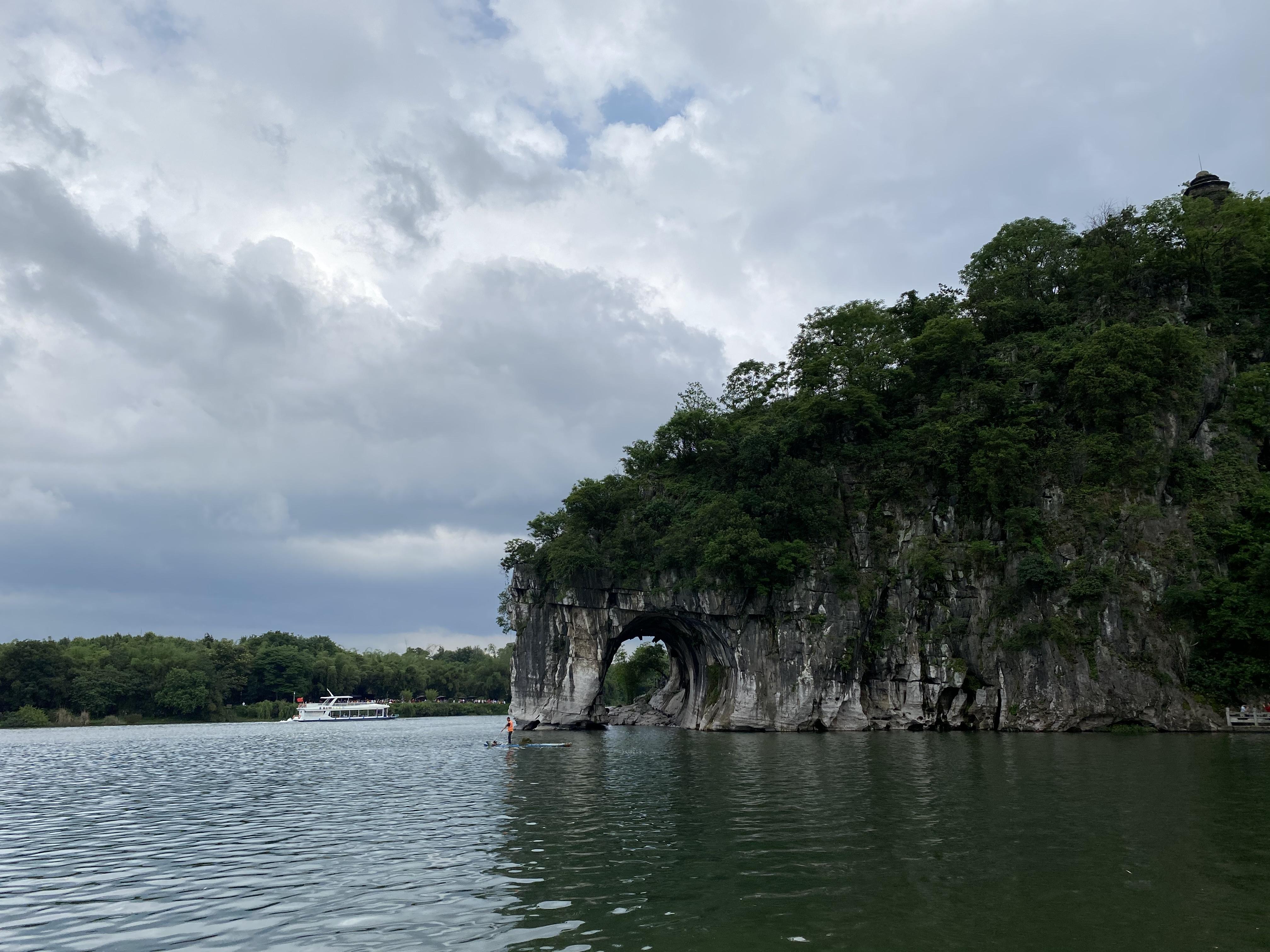 桂林象鼻山门票多少钱,本地人免费吗?