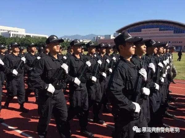 1,老师你好,我想咨询一下武警警官学院和四川警察学院读哪所学校好喃?