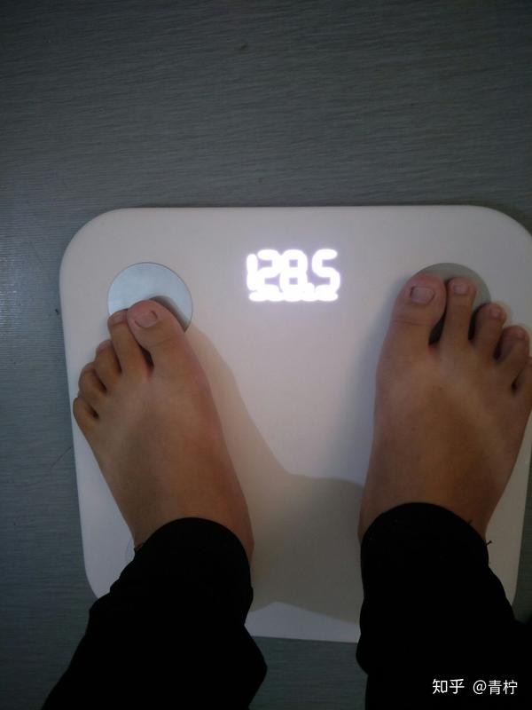5月2日早晨称了体重128.5斤瘦的没有上周多应该是因为上周是生理期吧.