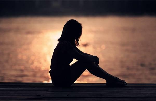 如果你选择成为一个全职妈妈,又有人会觉得生儿育女是女人应尽的本分