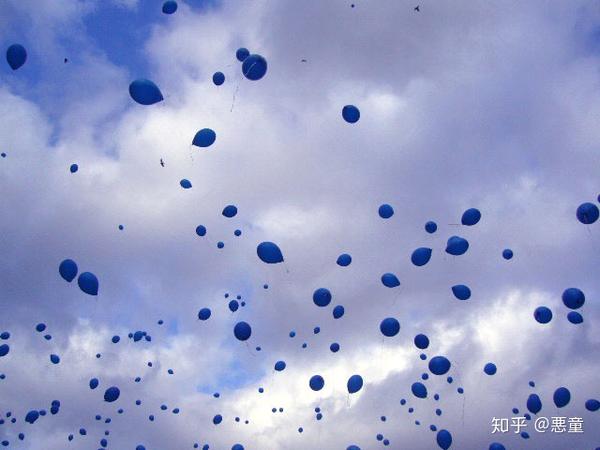 神游在那一片深邃的蓝中-伊夫·克莱因与他的克莱因蓝