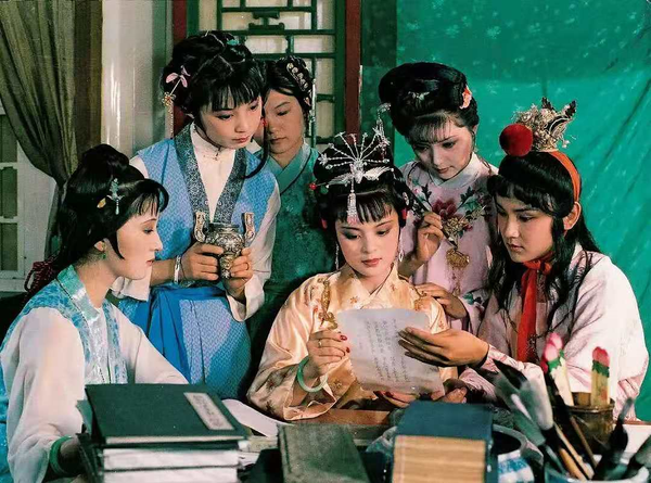 虽然是远嫁但总比迎春被家暴,香菱被欺负死好.