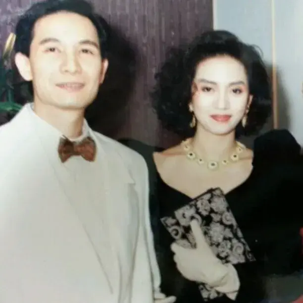 梅艳芳暂别歌坛,她每张专辑的形象设计和演唱会造型,都交给"eddie哥哥