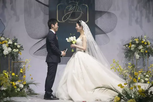 笑翻全场猛戳泪点这场小成本走心婚礼看10遍都不够