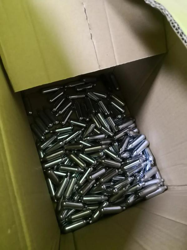 笑气不好笑3个仓库70000余支嘉善警方破获非法买卖使用储存笑气案