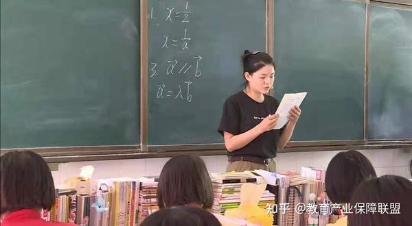 而在大学毕业之后,感恩的周云丽成为了华坪女高的教师,这应该就是教育
