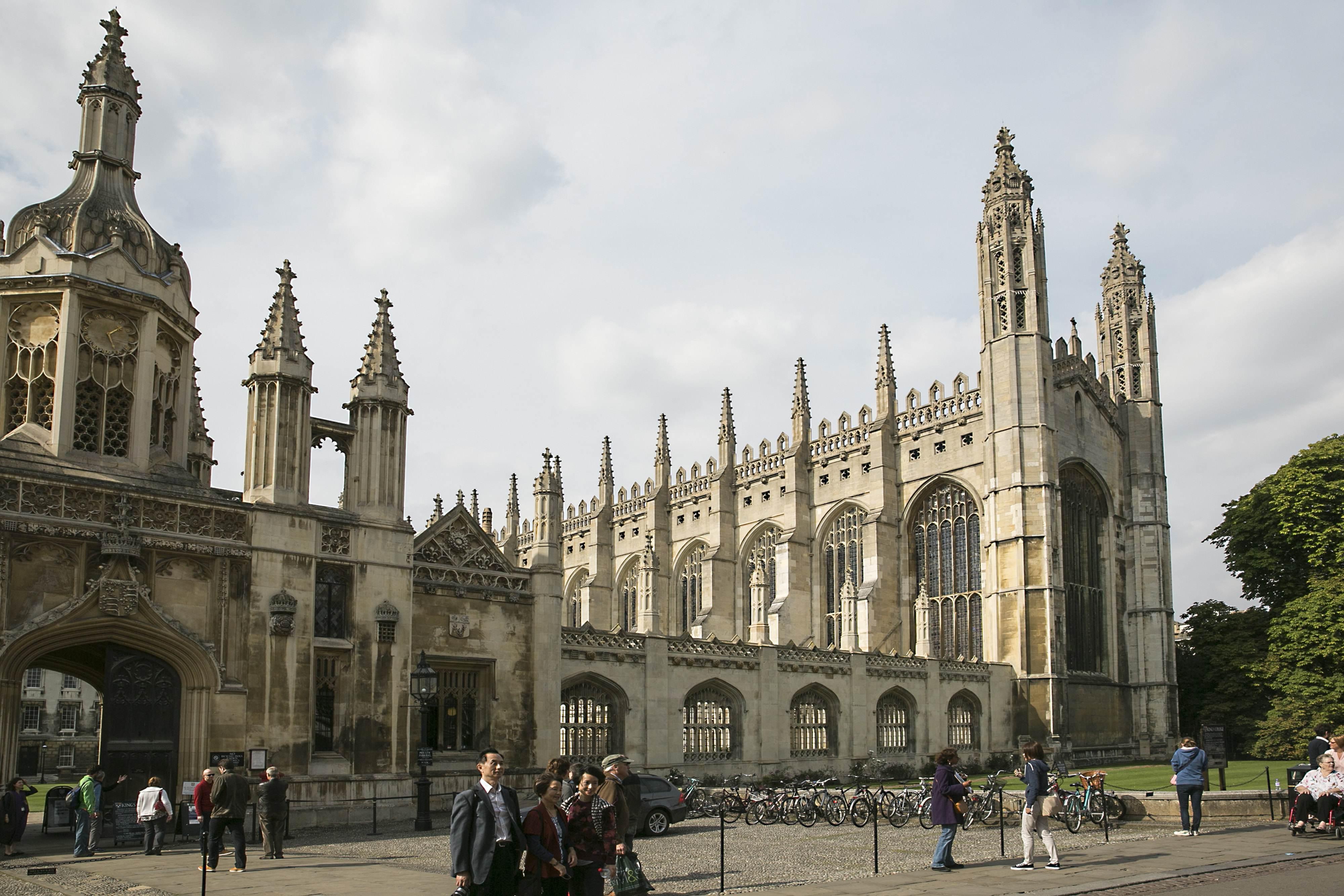 学术优势伦敦国王学院在全世界享有盛誉,属金三角名校和罗素大学集团