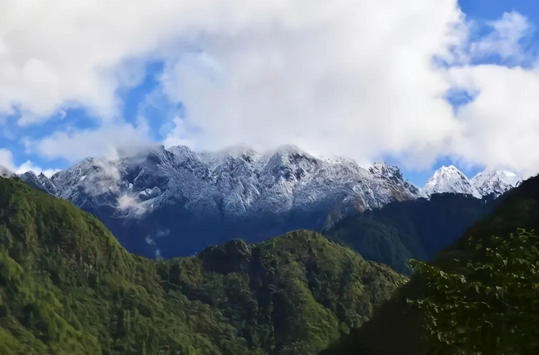 而言并不陌生,但临沧有三座大雪山,分别为勐库大雪山(也叫邦马大雪山)