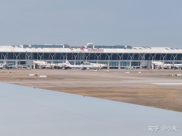 上海浦东机场,落地滑行过程中