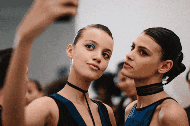 我吐血整理1000张明星街拍只让你学会这13种高级pose