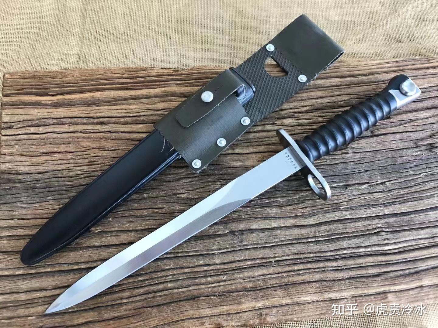 瑞士k57,是一款赫赫有名的刺刀,这款军用刺刀是刺刀中的佼佼者,该刀由