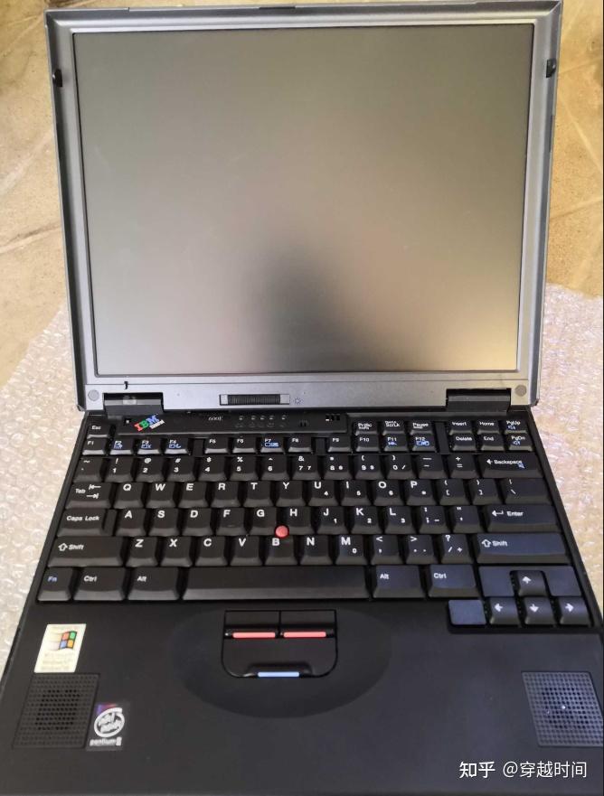 穿越时间看看老笔记本电脑ibmthinkpad600e