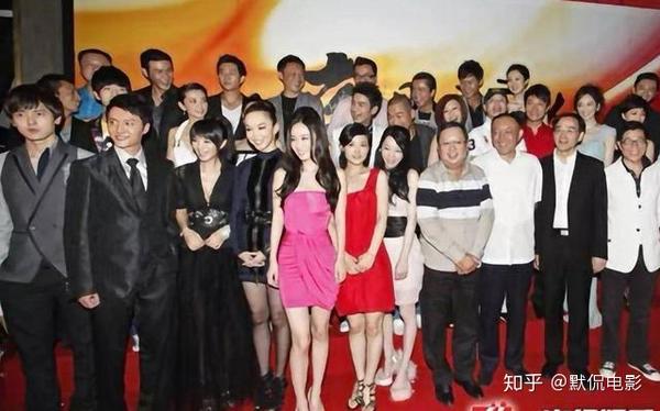 26岁转型"交际花"亲黄渤,决裂杨幂对骂黄奕,霍思燕精明上位记