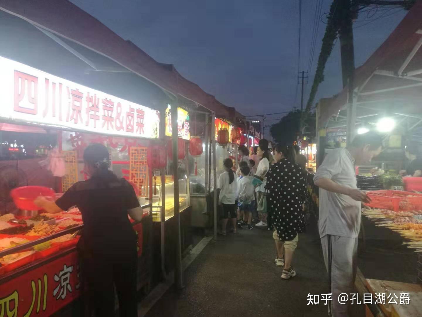 夜幕之下南昌紫荆夜市的魅力