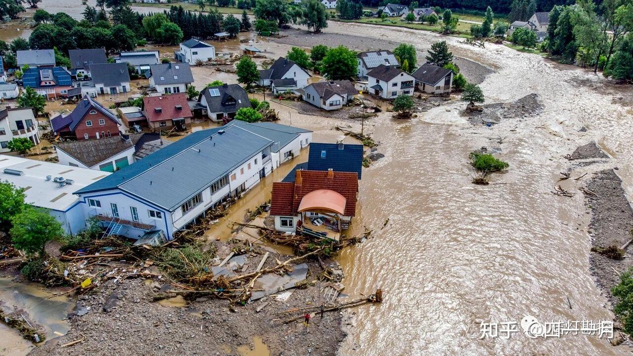 河南暴雨引发城市内涝2021年7月,河南多地遭遇罕见的极端强降雨天气.