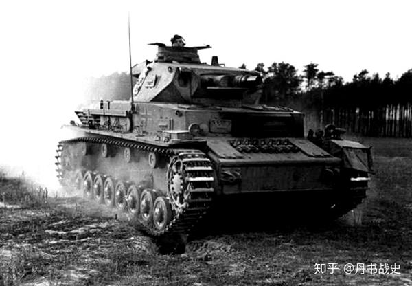 四号坦克如何从配角逆袭成功它的成名之路写满了二战德国的无奈