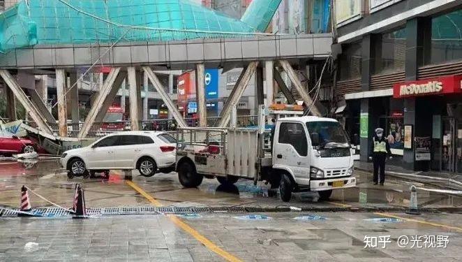 如何看待东莞市区中心一天桥突然坍塌这起事故