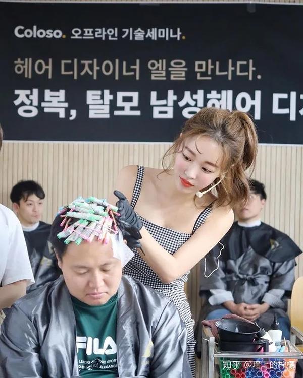韩国美女发型师专治秃顶男年入6亿被网友称为秃头界的救世主
