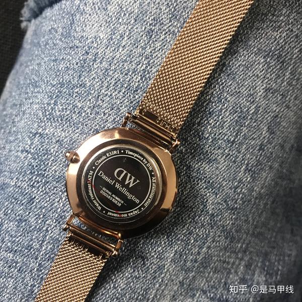 2、 dw手表高仿与**的区别示意图：辨别dw手表的真伪