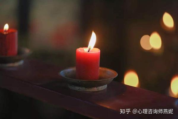 每个人都经历过失去,但是亲人的去世却会让人感到无与伦比的空虚和