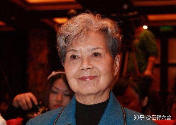 除了演员,谢园还是北京电影学院的知名教师,教出了很多优秀的演员
