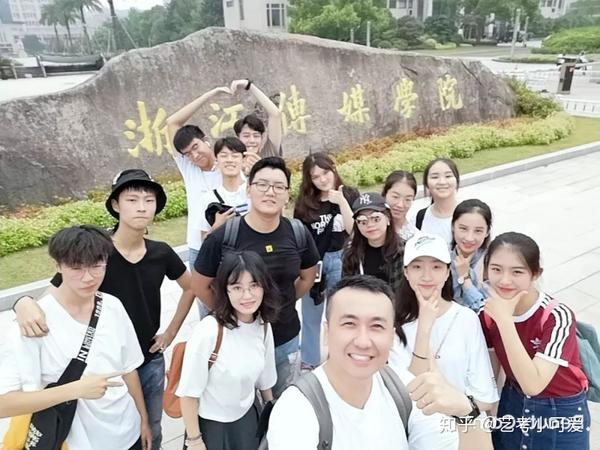 现就读于浙江传媒学院 浙江传媒学院有2个校区,一个是下沙校区,一个是