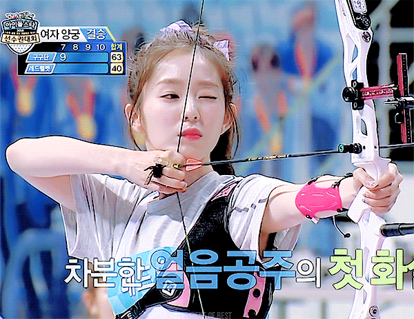 前两天中秋偶像运动会射中摄像头,云淡风轻的反应苏哭我