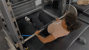 瘦腰美臀闪电身材,就靠史密斯蹲!