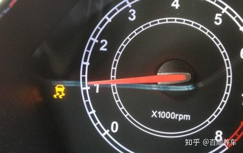 如下图灯亮说明车身稳定系统有可能会出现故障,我们应该要尽快送去