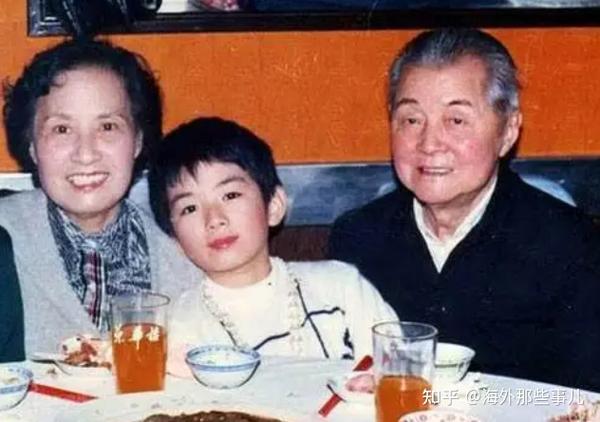 43岁黄奕:爱人先爱己,自我接纳才能活成锦缎 - 知乎
